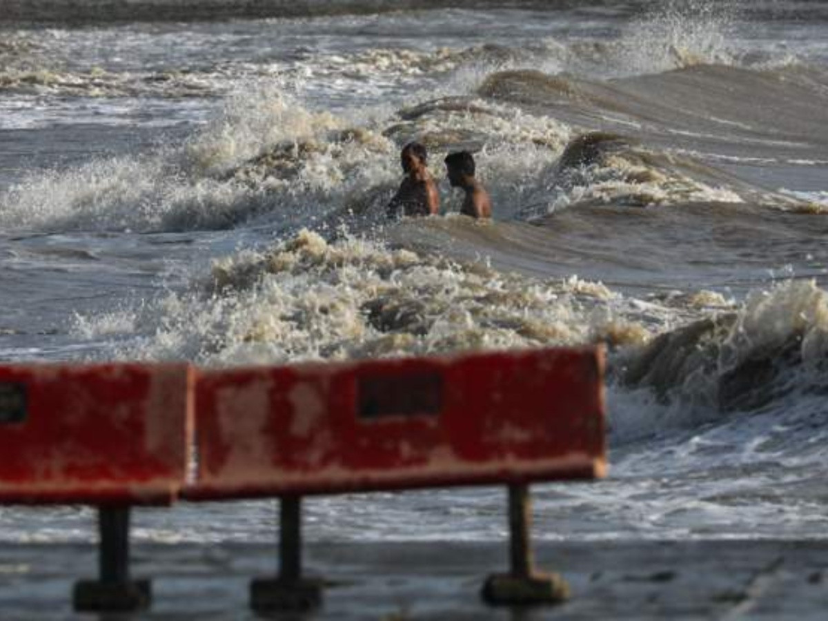 विपरजोय चक्रवातका कारण गुजरातमा ६ जनाको मृत्यु, ३७ हजारलाई सुरक्षित स्थानमा सारियो