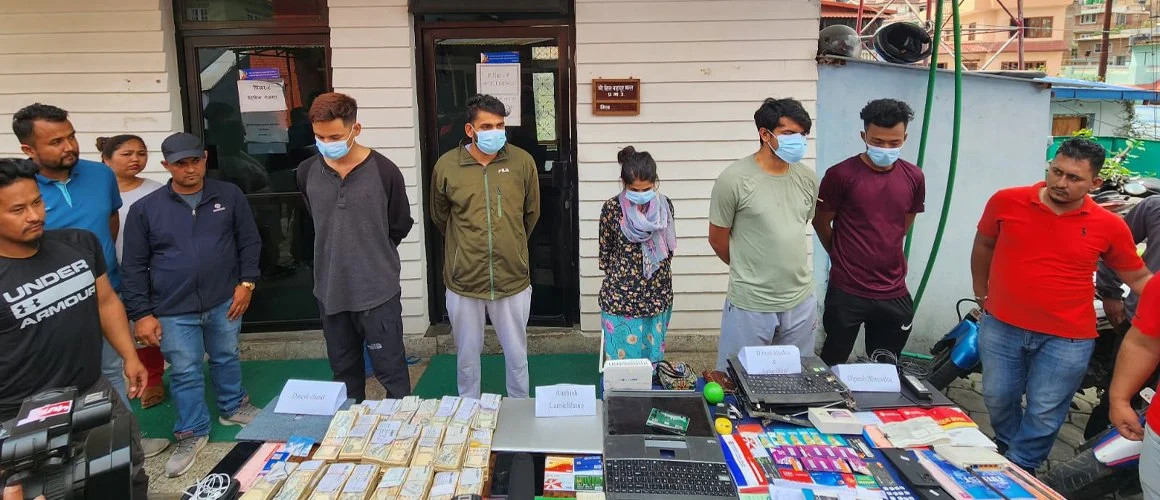 १२ जनाको नामबाट ६३ वटा खाता खोलेर वान एक्स बेटमार्फत करोडौंको सट्टेवाजी