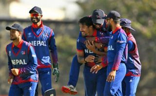 अमेरिकाविरुद्ध करणले लिए तेस्रो विकेट