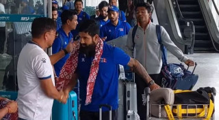 राष्ट्रिय क्रिकेट टोली  स्वदेश फर्किए
