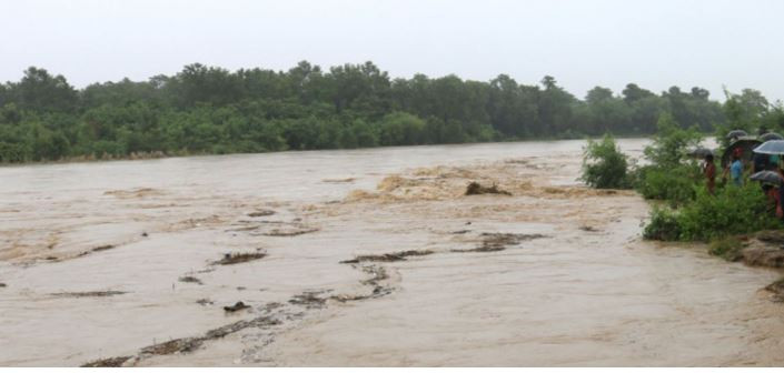 कर्णालीको बाढीले कैलालीको टीकापुर र जानकीमा जोखिम
