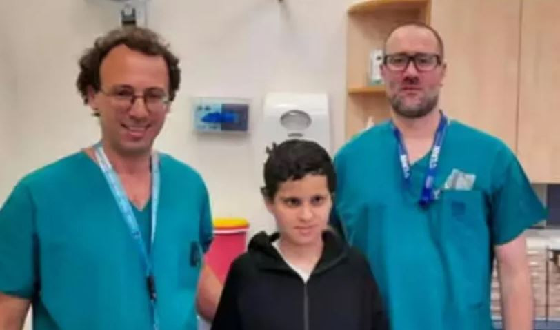 इजरायलका डाक्टरले छुट्टिएको टाउकोलाई पुनः जोडेर चमात्कार गरेपछि...