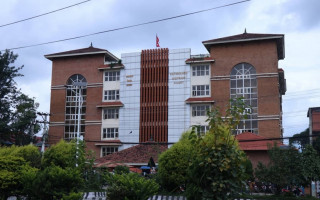 पशुपतिमा जलाउँदै गरेको शवको हड्डी किनबेच गर्ने ४ जना धरौटीमा रिहा