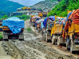 बञ्चरेडाँडाका पीडितले भोलिदेखि फोहोर रोक्ने, कुलमानले प्रतिबद्धता बिर्सेको आरोप