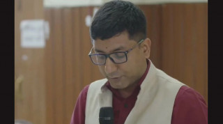 सभापति देउवालाई अजयबाबुको प्रश्न : बालकृष्ण खाँण रोज्ने कि सरकार ?