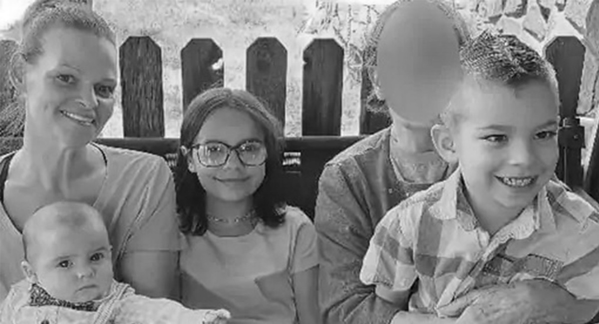 एक महिलाद्वारा आफ्नै तीन छोराछोरीलाई गोली हानी आत्महत्या