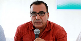 दमकका प्रमुख प्रशासकीय अधिकृत निरौलाविरुद्ध आन्दोलन, कार्यालयमा प्रवेश निषेध