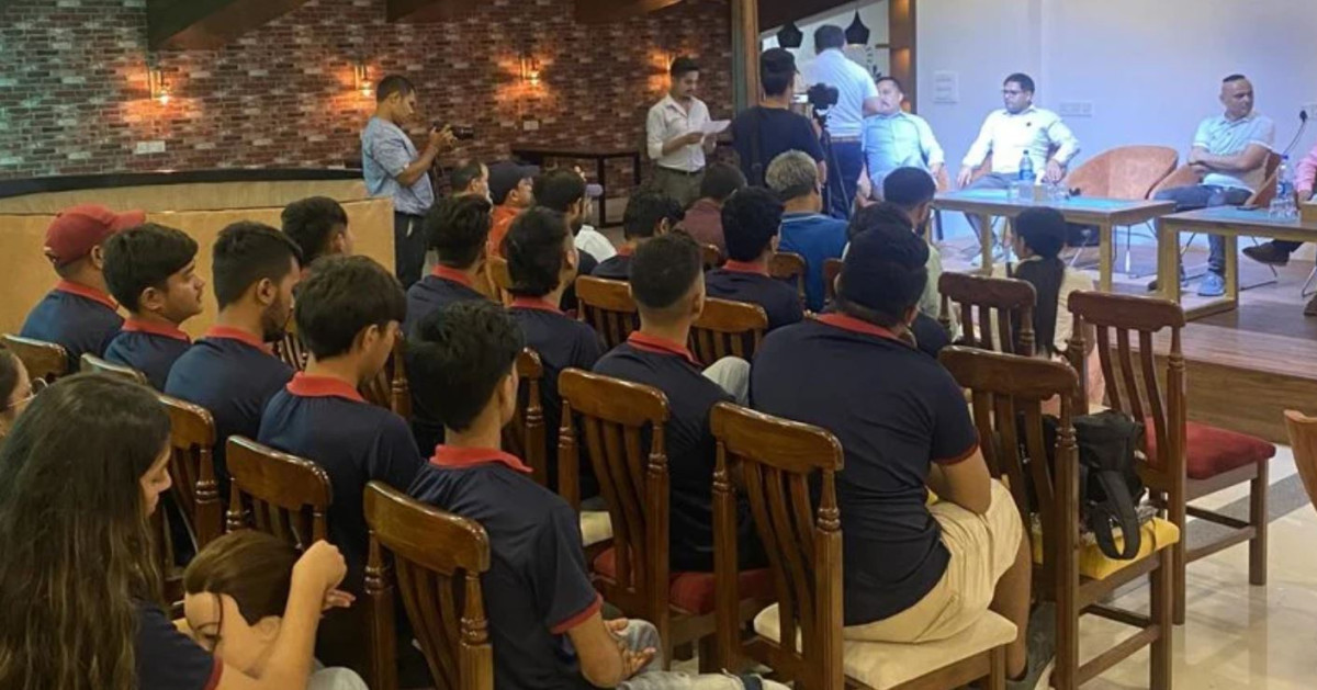 विदेशबाट फर्किएका युवाद्वारा स्वरोजगार बनाउन नि: शुल्क कपाल काट्ने तालिम दिन सुरु