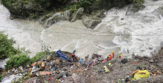 भारतमा पहिराेले पुर्दा १० नेपालीसहित १९ जना बेपत्ता