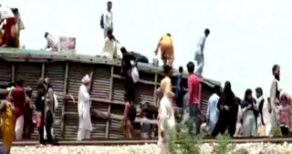पाकिस्तानमा रेल दुर्घटना हुँदा १५ जनाको मृत्यु