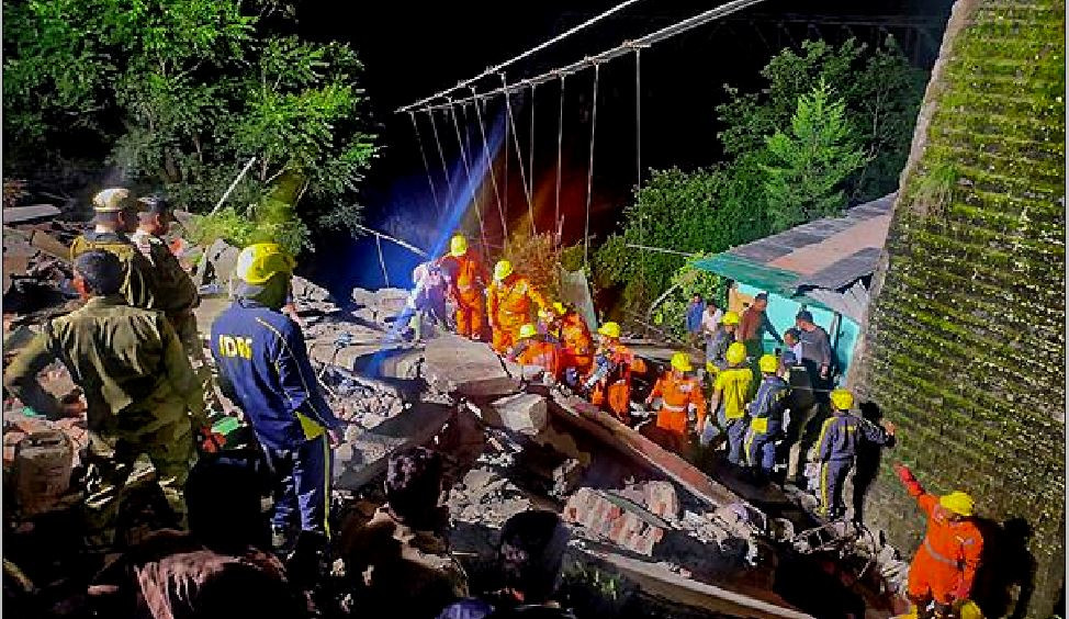 भारतको उत्तराखण्डमा घर भत्किँदा दुई नेपालीको मृत्यु