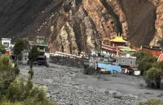 बाढीले क्षति पुर्‍याएको कागबेनीको पुनःनिर्माण थालियो