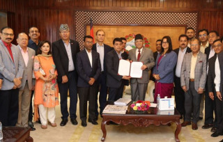 अध्ययन नसकिएसम्म उद्योगीहरुको विद्युत् आपूर्ति नरोक्न प्रधानमन्त्रीको निर्देशन