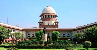 भारतमा  पनि समलिंगी विवाहलाई कानुनी मान्यता दिएन सर्वोच्च अदालतले