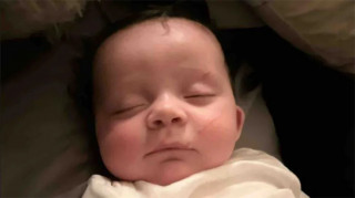 शक्तिशाली तुफानमा परेका चारमहिने शिशु जीवितै फेला
