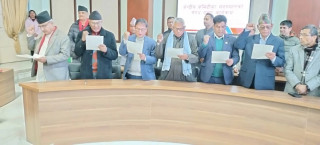 ओलीले गराए एमालेका छ केन्द्रीय सदस्यलाई शपथ ग्रहण