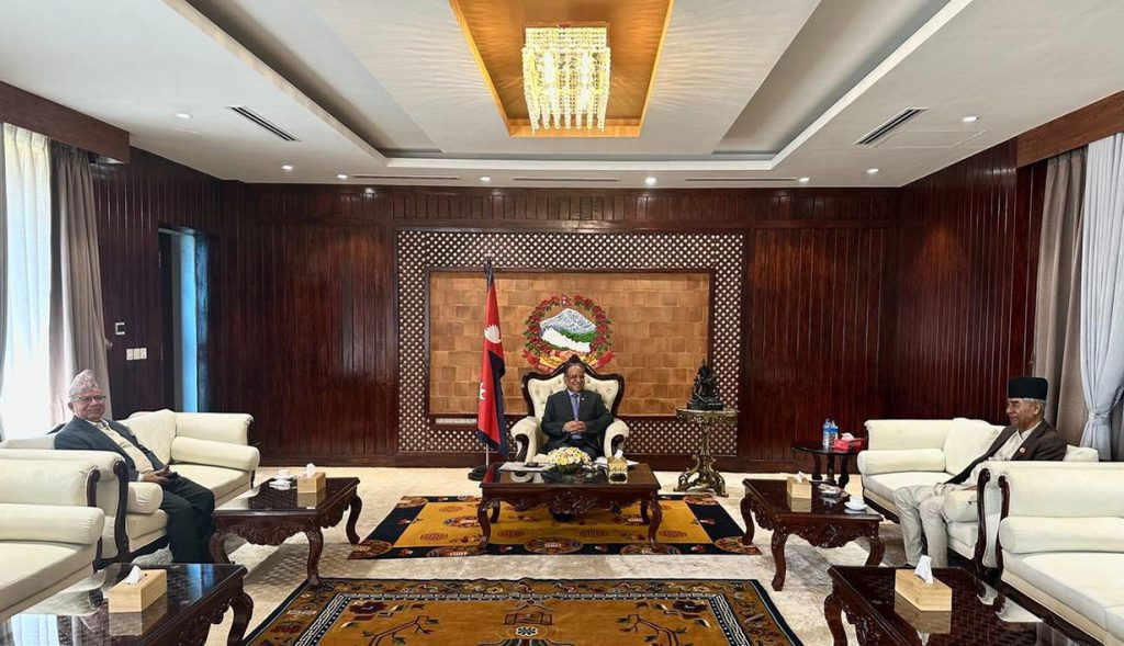 बालुवाटारमा मुख्यमन्त्रीहरूसहित सत्ता साझेदार दलको बैठक