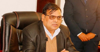 कृष्णबहादुर महरालाई अदालत उपस्थित गराइँदै