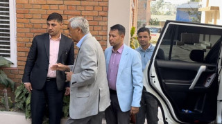 माधव नेपाललाई भेट्न कोटेश्वर गए शेरबहादुर देउवा