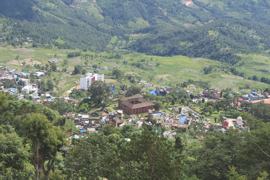 माथिल्लो गोरखा दरबारबाट देखिएको तल्लो गोरखा दरबार