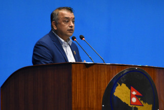 आर्थिक वृद्धिदर ६ प्रतिशत हुने कुनै आधार छैन : गगन थापा 