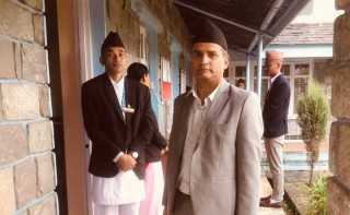 गण्डकीका सांसद  देवकोटालाई  प्रदेशसभा छिर्न रोक