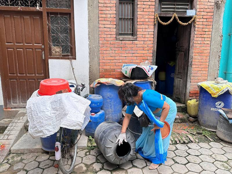 काठमाडौं महानगरले सुरु गर्‍यो लामखुट्टेका लार्भा नष्ट गर्ने अभियान