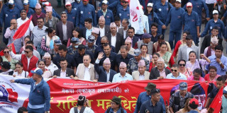 एकीकृत समाजवादीको महाधिवेशन सुरू हुनुअघि र्‍याली हुँदै
