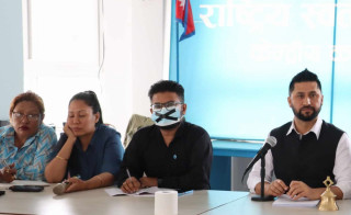 रास्वपा बैठकमै महामन्त्री मुकुलको मुखमा कालो टेप, बोल्न पाउने अधिकार हनन् भएको जिकिर 