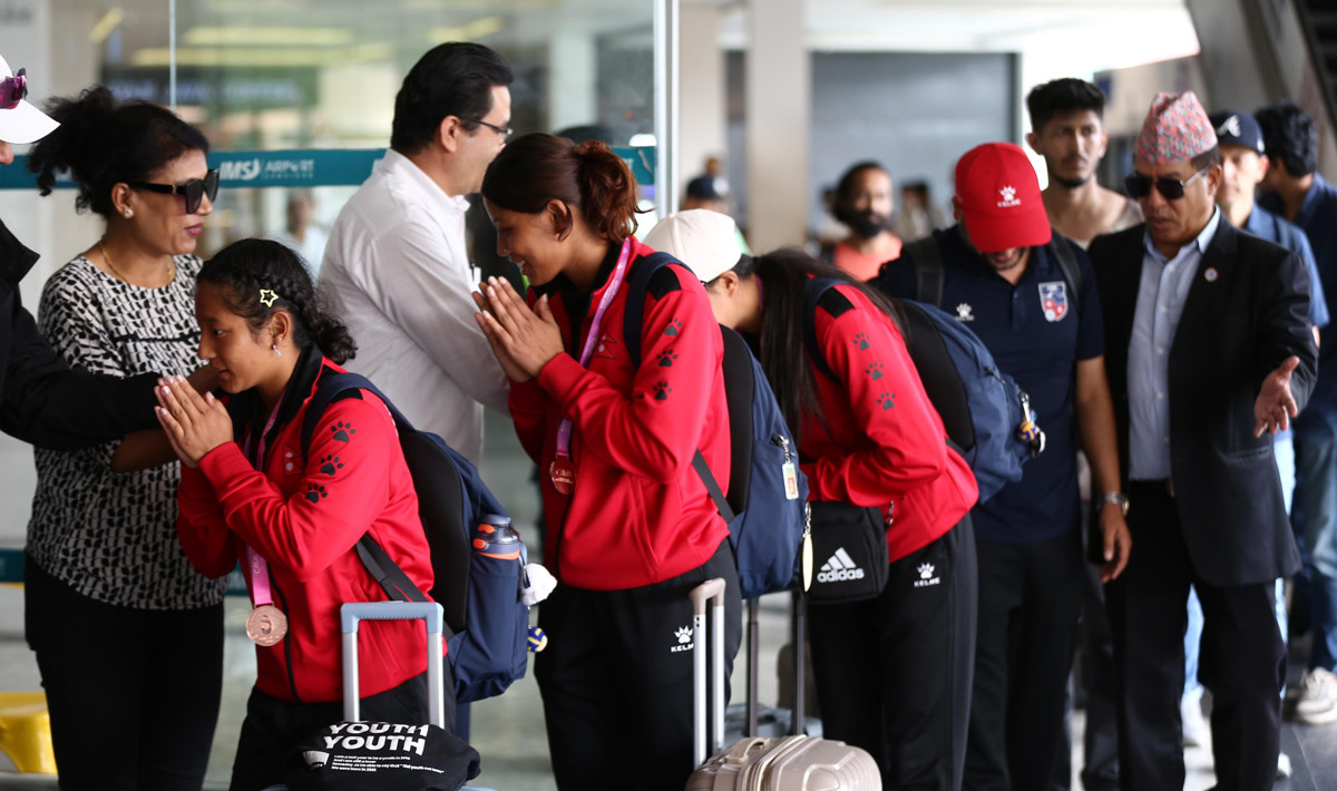 nepali-woman-voleyball-team-u-20-return-nepal-15.jpg