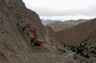 बहुवर्षीय ठेक्का लगाएको योजना नै बजेटविहीन !