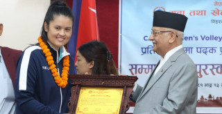 महिला भलिबल खेलाडीलाई सरकारले दियो जनही तीन लाख पुरस्कार