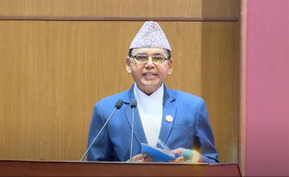 नागढुङ्गा–सिस्नेखोला सुरुङमार्गको मन्त्री दाहालद्वारा निरीक्षण