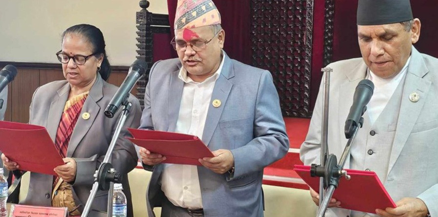 राष्ट्रिय सभाका नवनिर्वाचित २ समितिका सभापतिले लिए शपथ