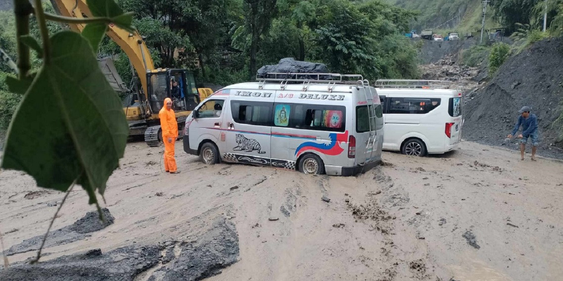 बाढीपहिरोका कारण भत्किएका सडक तथा पुलको मर्मत गर्न २५ अर्ब लाग्ने अनुमान