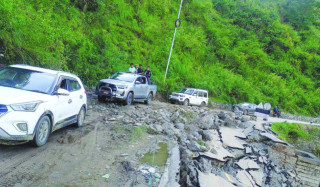 क्षतिग्रस्त विपी राजमार्ग : जाइकाको निर्णय कुर्दै डिभिजन सडक 
