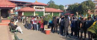 साफ महिला च्याम्पियन :  नेपाल–बंगलादेश फाइनल खेल हेर्न  टिकट काट्नेहरु बिहानैदेखि भीड