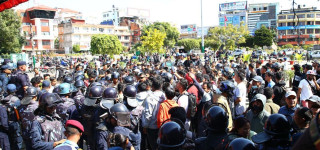 साफ फाइनल: टिकट नपाएपछि आक्रोशित बने सर्वसाधारण