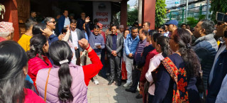 पोखरा मेयरको निर्णयविरुद्ध एमालेको नाराबाजी