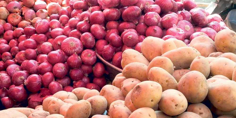 घट्याे आलु, प्याज र काउलीकाे मूल्य, अन्य तरकारीकाे भाउ कति ? (सूचीसहित)