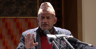 भीम रावलको टिप्पणी प्रचण्डकै कपीपेस्ट, गालीगलौजले देश बन्दैन : प्रदीप ज्ञवाली