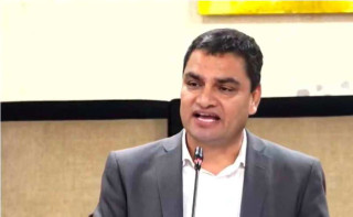 सबै सरकारी कार्यालयहरूलाई लार्भारहित बनाउँः मन्त्री पौडेल