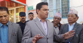 औषधि छैन भन्ने छुट सरकारी अस्पताललाई छैन: स्वास्थ्यमन्त्री