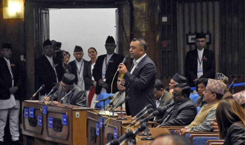 यो व्यवस्थालाई लिएर रिसाएका नागरिकलाई फकाउनुपर्छ : गगन थापा