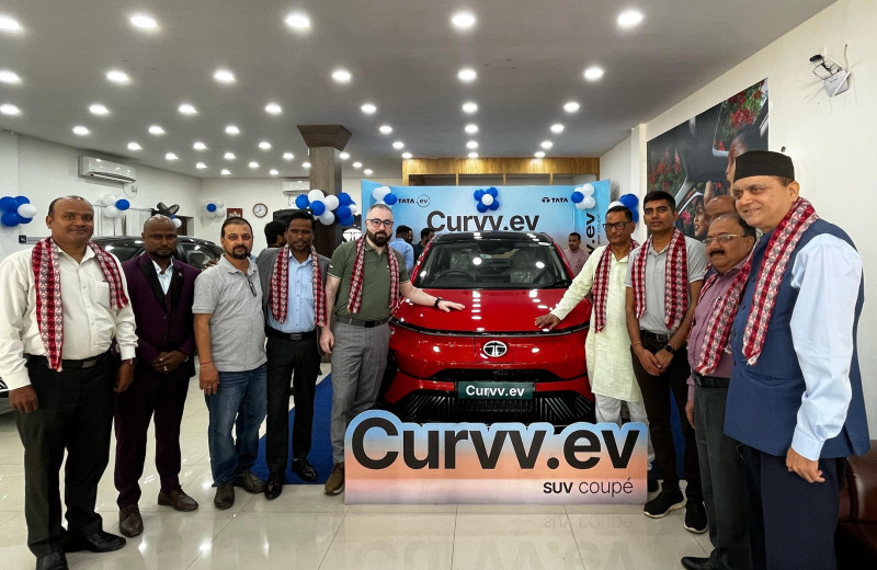 जनकपुरमा नेक्सन के-३ ईभी र टाटा सार्वजनिक