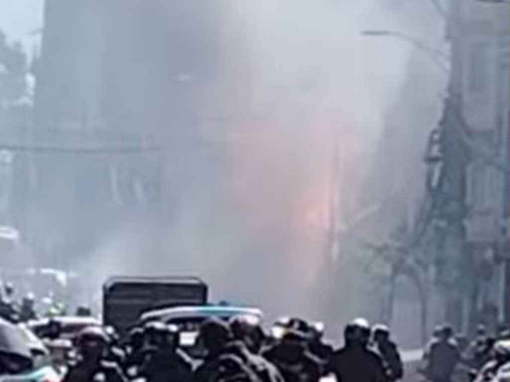 लाजिम्पाटमा बिजुलीको पोलमा आगो लाग्यो