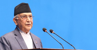 प्रचण्डसँग संवाद गर्न प्रयासरत् छु : प्रधानमन्त्री