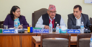 १० प्रतिशत अनिवार्य छात्रवृत्ति दिन निजी तथा संस्थागत विद्यालयलाई मन्त्री भट्टराईको निर्देशन