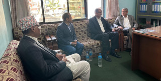 माओवादी केन्द्रीय कार्यालय पेरिसडाँडा पुगे गृहमन्त्री रमेश लेखक