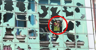 आगो लागेको भवनभित्र यसरी फसेका थिए सुरेश